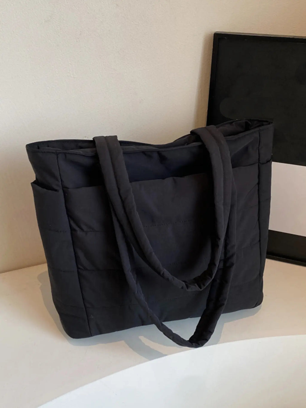 Fluffy texture one-shoulder tote bag, lightweight practical shoulder bag, minimalist multi-layer pocket design, quilted puffer bag, Casual commuter bag, Daily commuting bags, suitable for students, office workers - Color: Black, Size: M